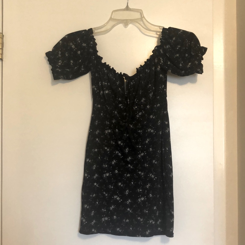 Pretty Little Thing - Floral Mini Bodycon Dress